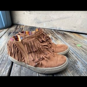 Moccasin shoes